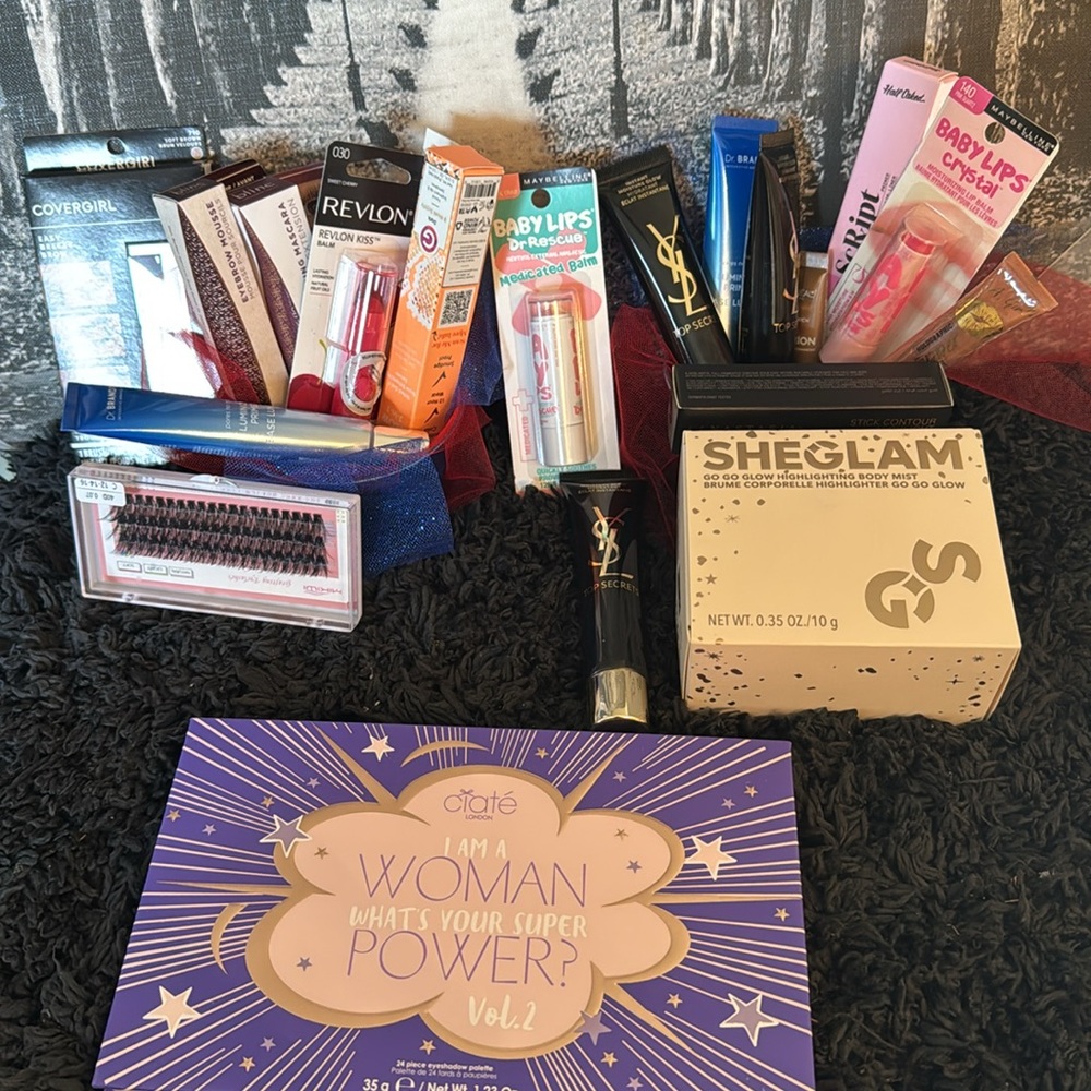 Ultimate makeup bundle - Picture 6 of 6